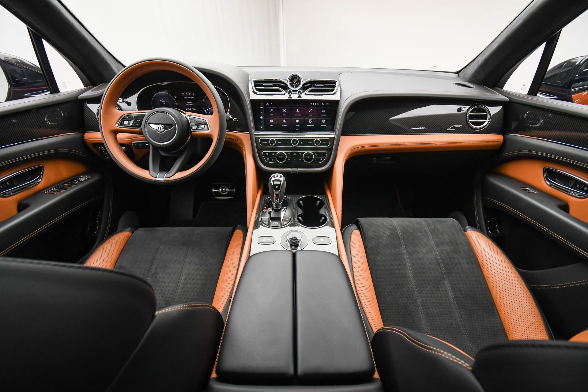 Certified 2022 Bentley Bentayga image 13