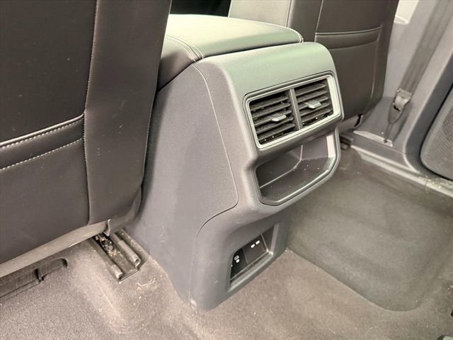 Used 2024 Volkswagen Atlas Cross Sport SE image 11