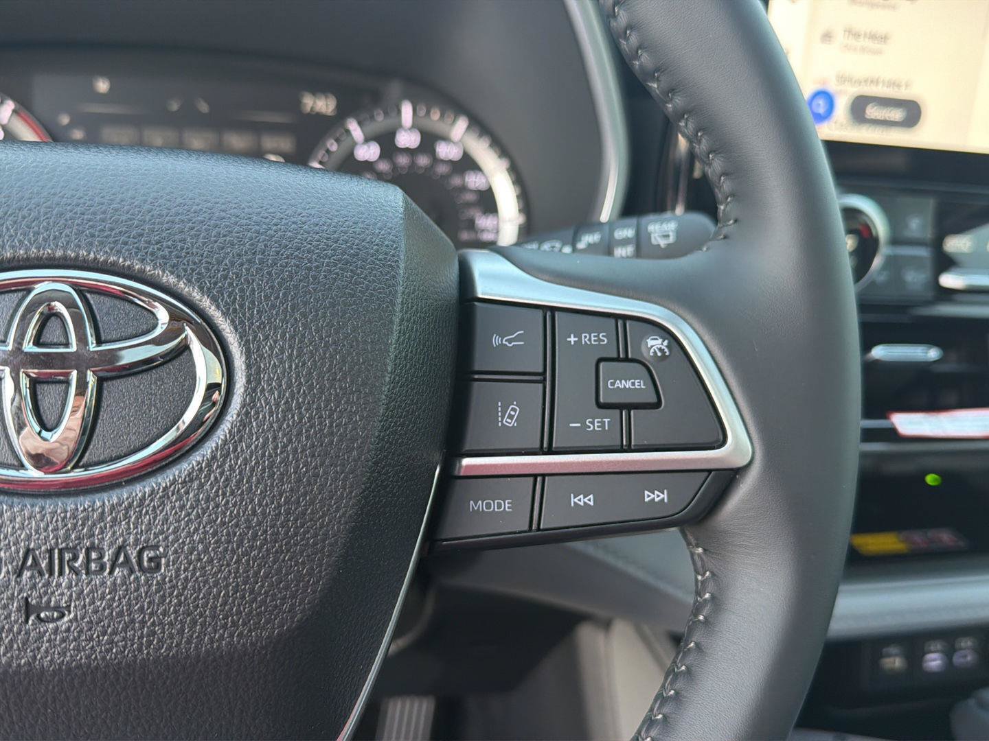 New 2026 Toyota Highlander XLE AWD/4WD image 23