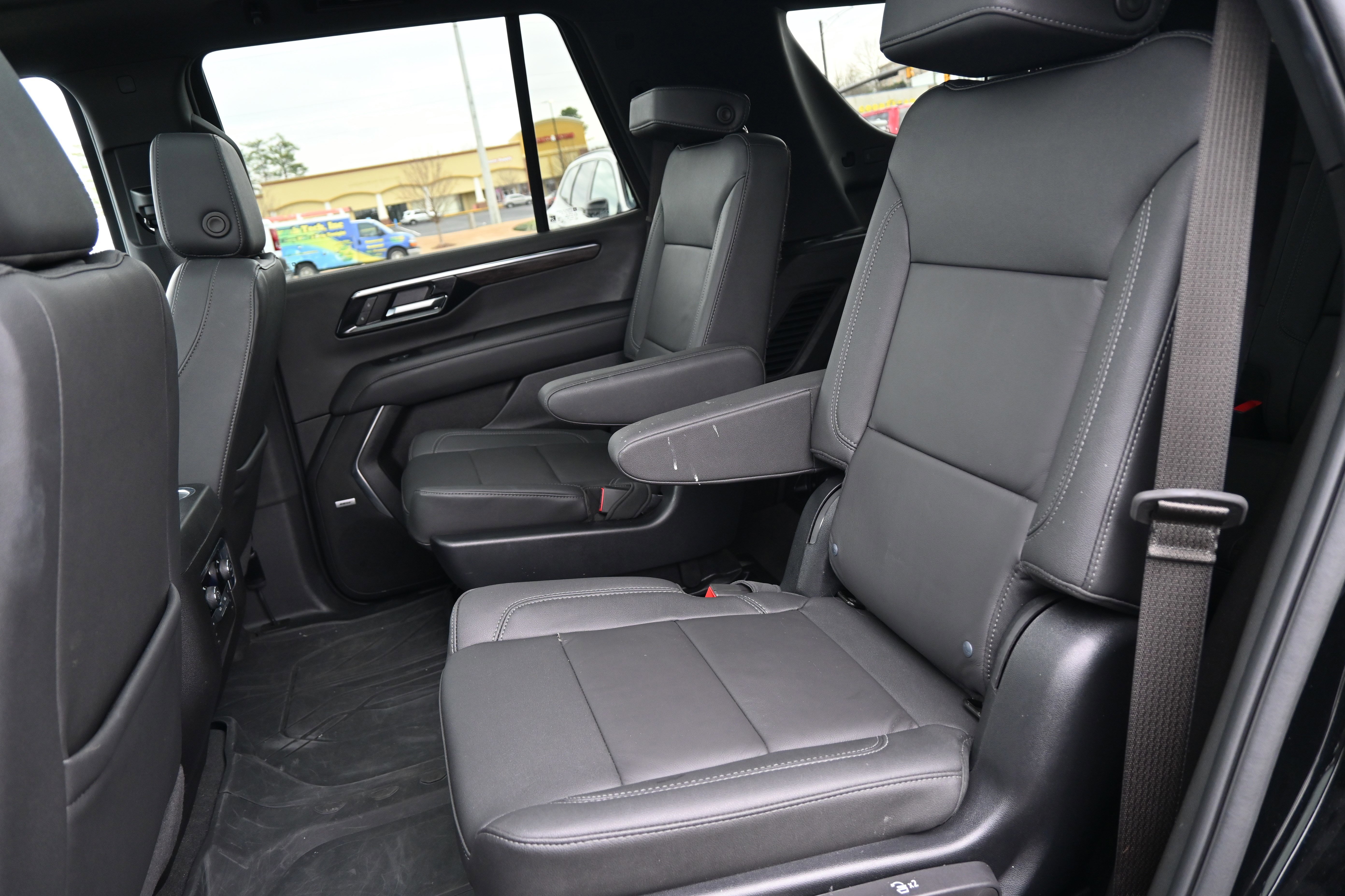 Used 2025 Chevrolet Tahoe Z71 w/ Z71 Off-Road Package image 30