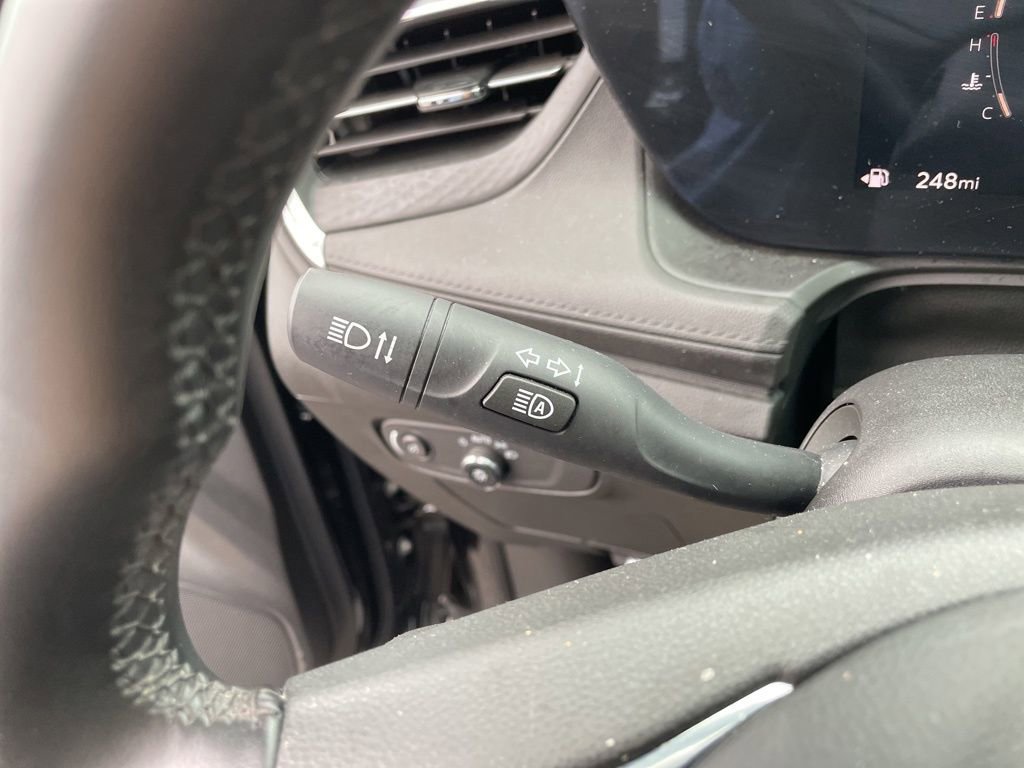 Used 2024 Buick Encore GX Sport Touring image 14