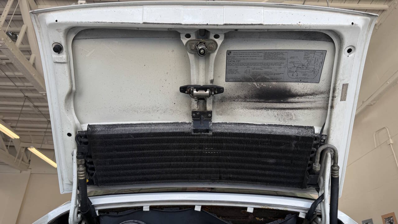 Used 1987 Porsche 911 Carrera RWD image 41