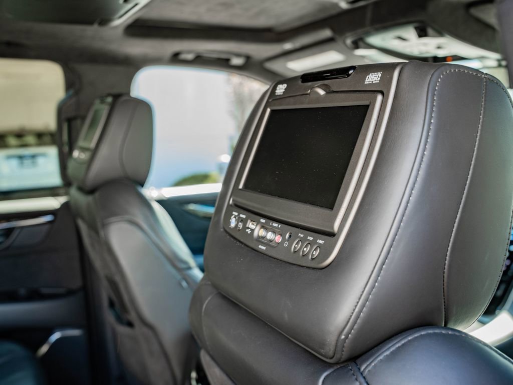 Used 2015 Cadillac Escalade Platinum image 48