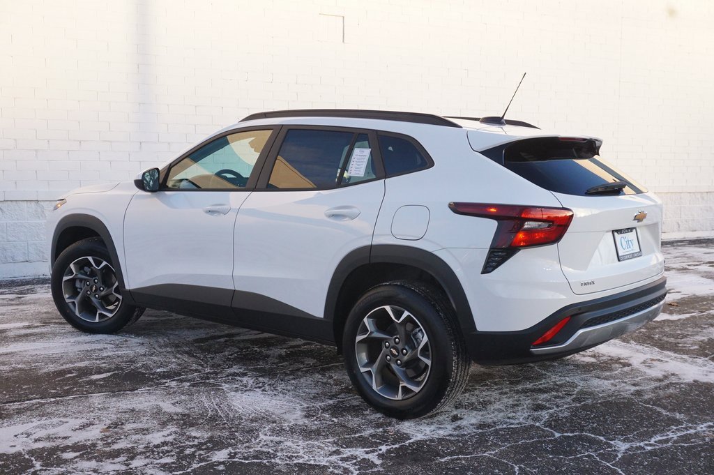 New 2026 Chevrolet Trax LT w/ Driver Confidence Package image 8