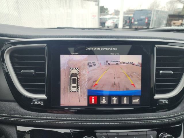 New 2026 Chrysler Pacifica Select w/ S Appearance Package image 4