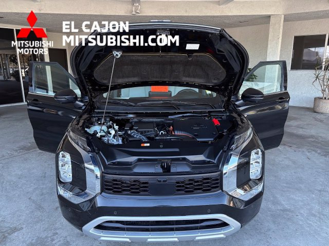 Used 2025 Mitsubishi Outlander SEL AWD/4WD image 16
