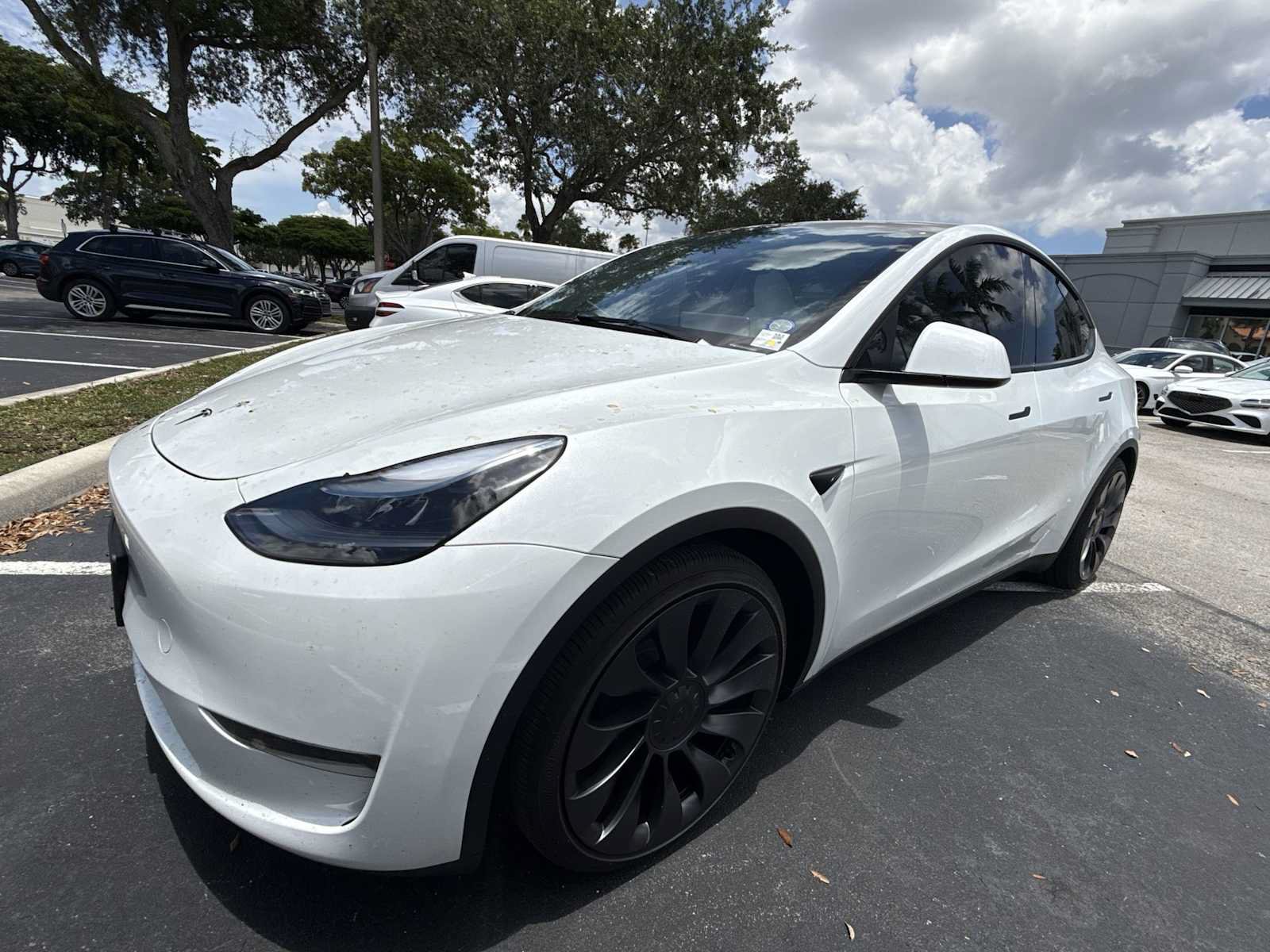 Used 2025 Tesla Model Y Performance AWD/4WD image 2