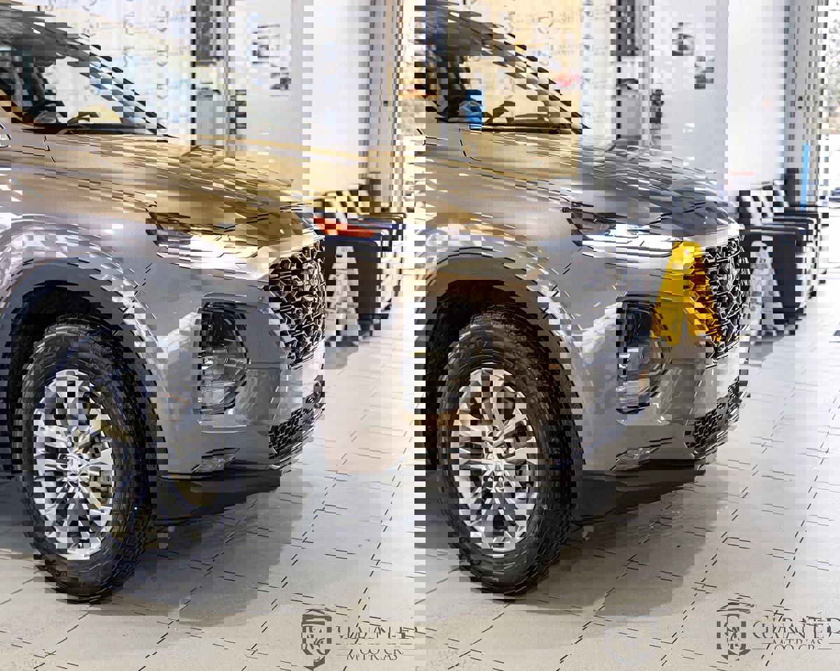 Used 2020 Hyundai Santa Fe SEL image 3