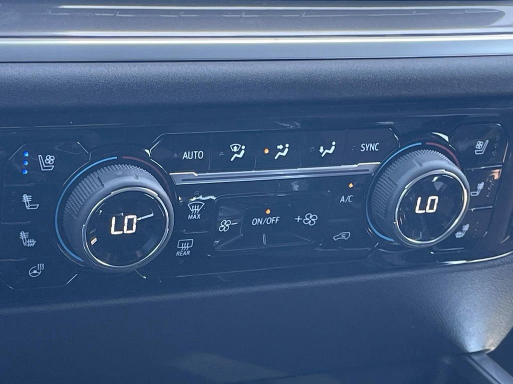 New 2026 Chevrolet Silverado 1500 High Country AWD/4WD image 23
