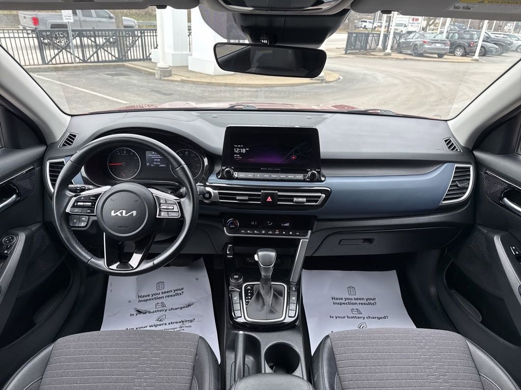 Used 2022 Kia Seltos Nightfall Edition image 18