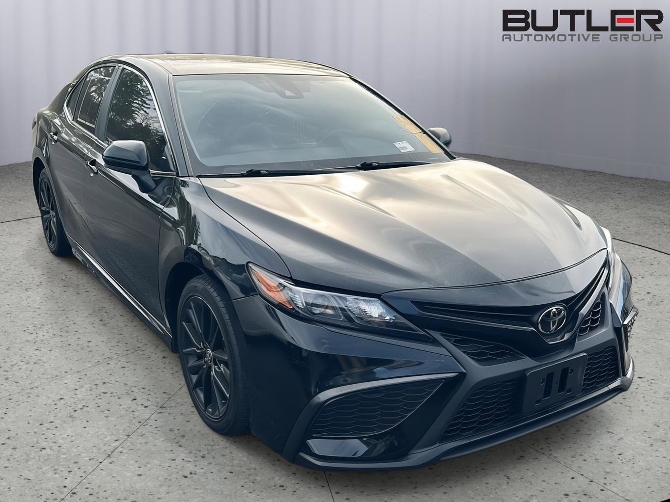 Used 2021 Toyota Camry SE image 6