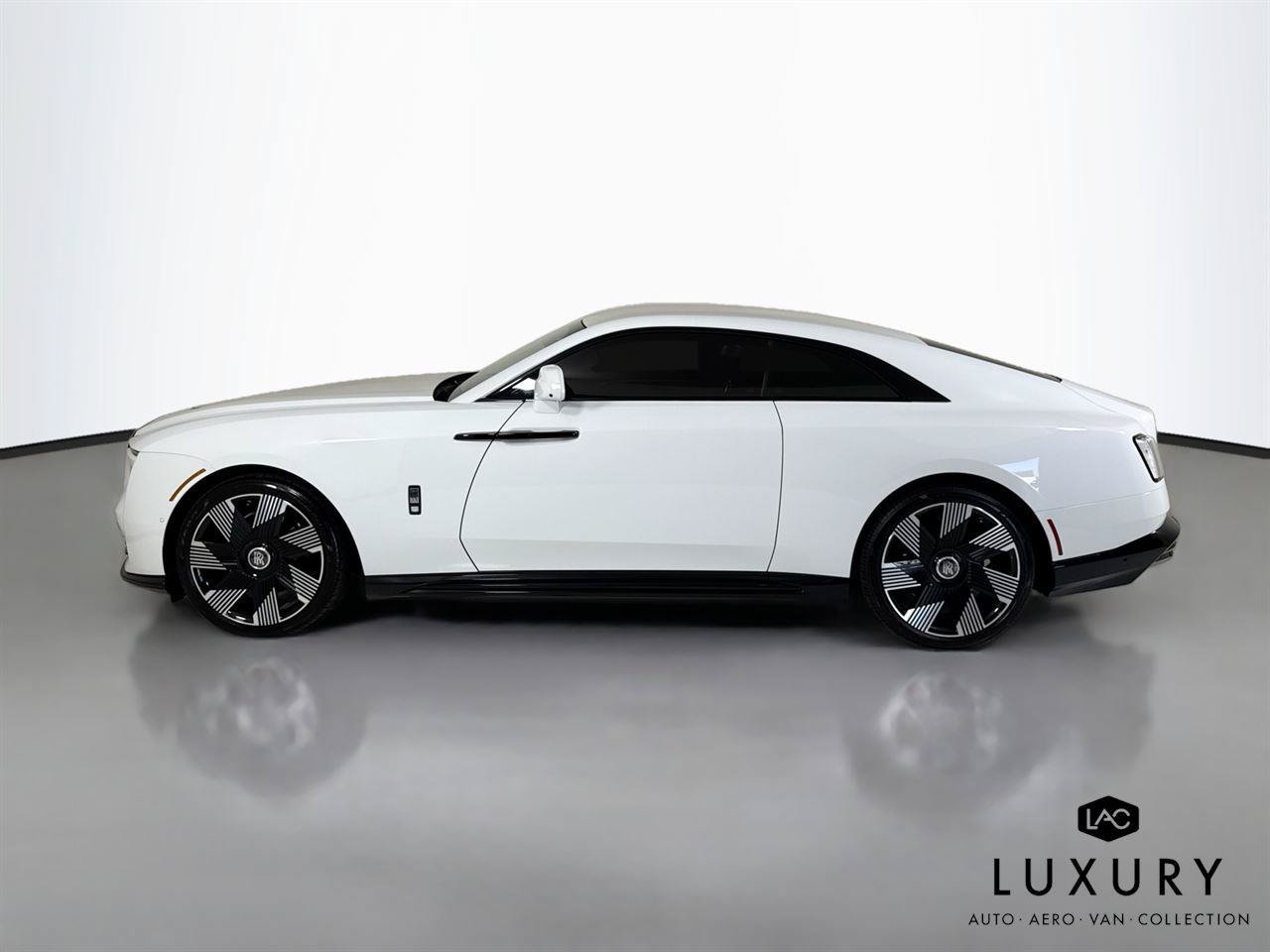 Used 2025 Rolls-Royce Spectre AWD/4WD image 9
