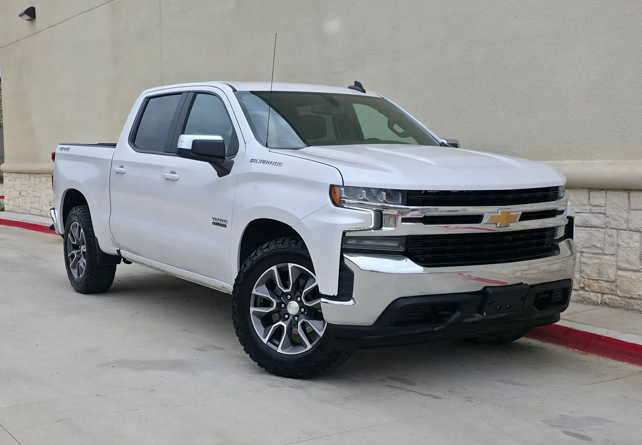 Used 2022 Chevrolet Silverado 1500 LT w/ Texas Edition Plus AWD/4WD image 1