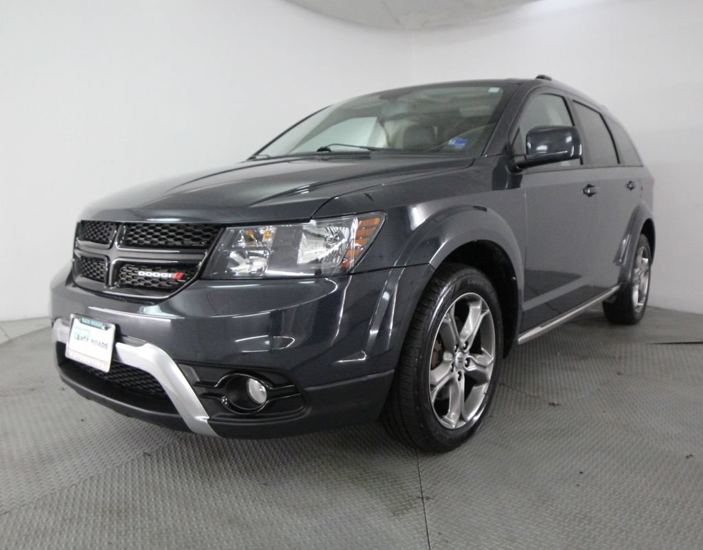 Used 2018 Dodge Journey Crossroad w/ Nav & Sun Group AWD/4WD image 3