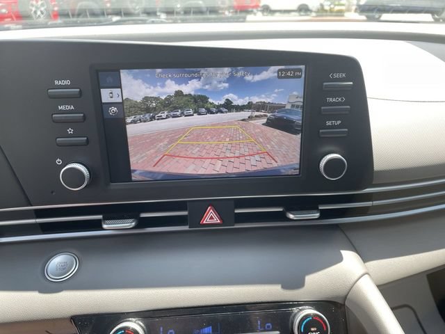 Used 2025 Hyundai Elantra Sport FWD image 21
