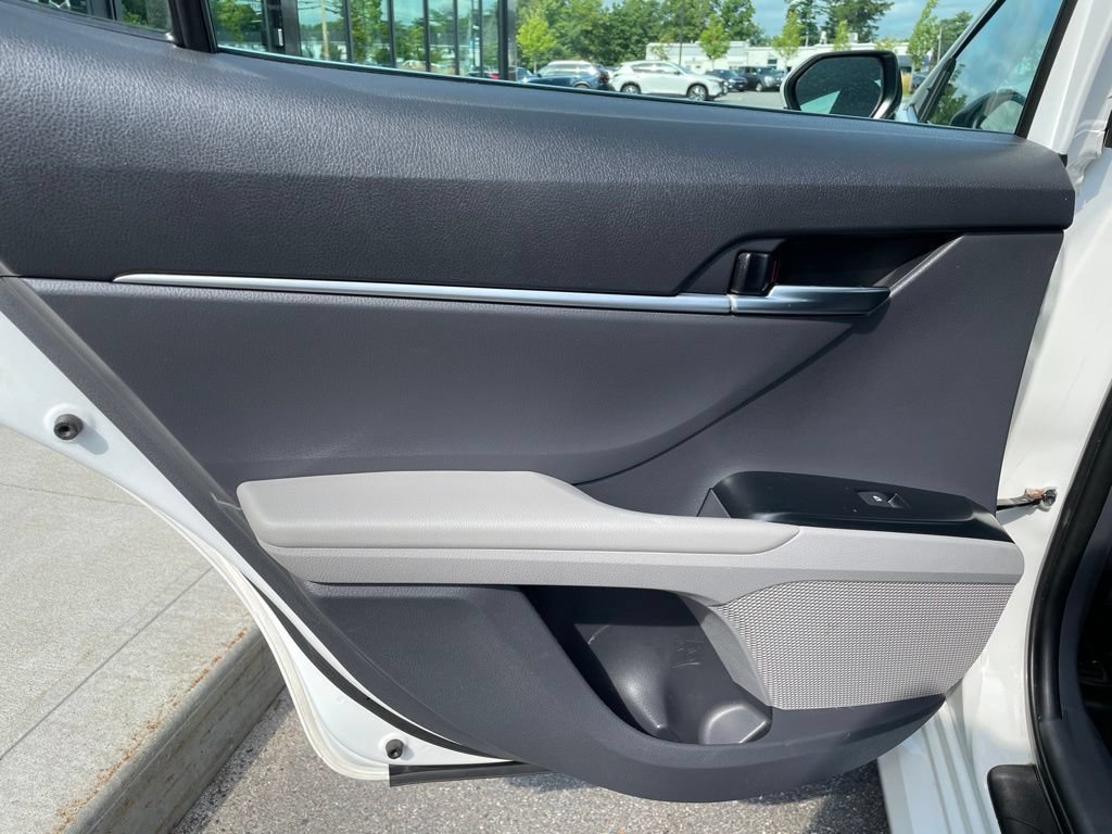 Used 2019 Toyota Camry LE FWD image 13