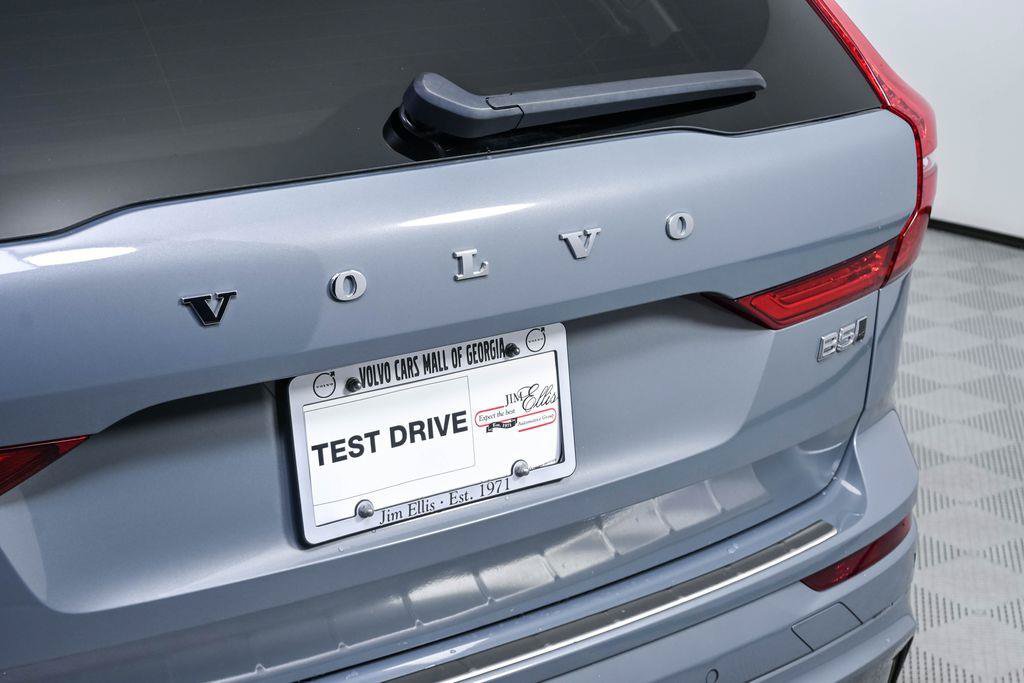Used 2024 Volvo XC60 B5 Ultimate w/ Protection Package Premier AWD/4WD image 38