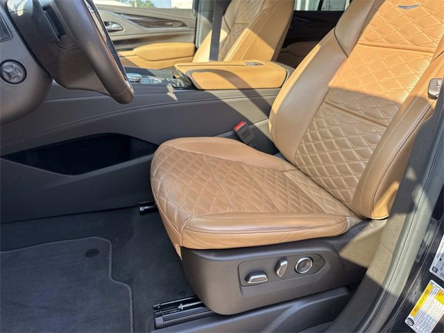 Used 2024 Cadillac Escalade Sport w/ LPO, ONYX Package image 22