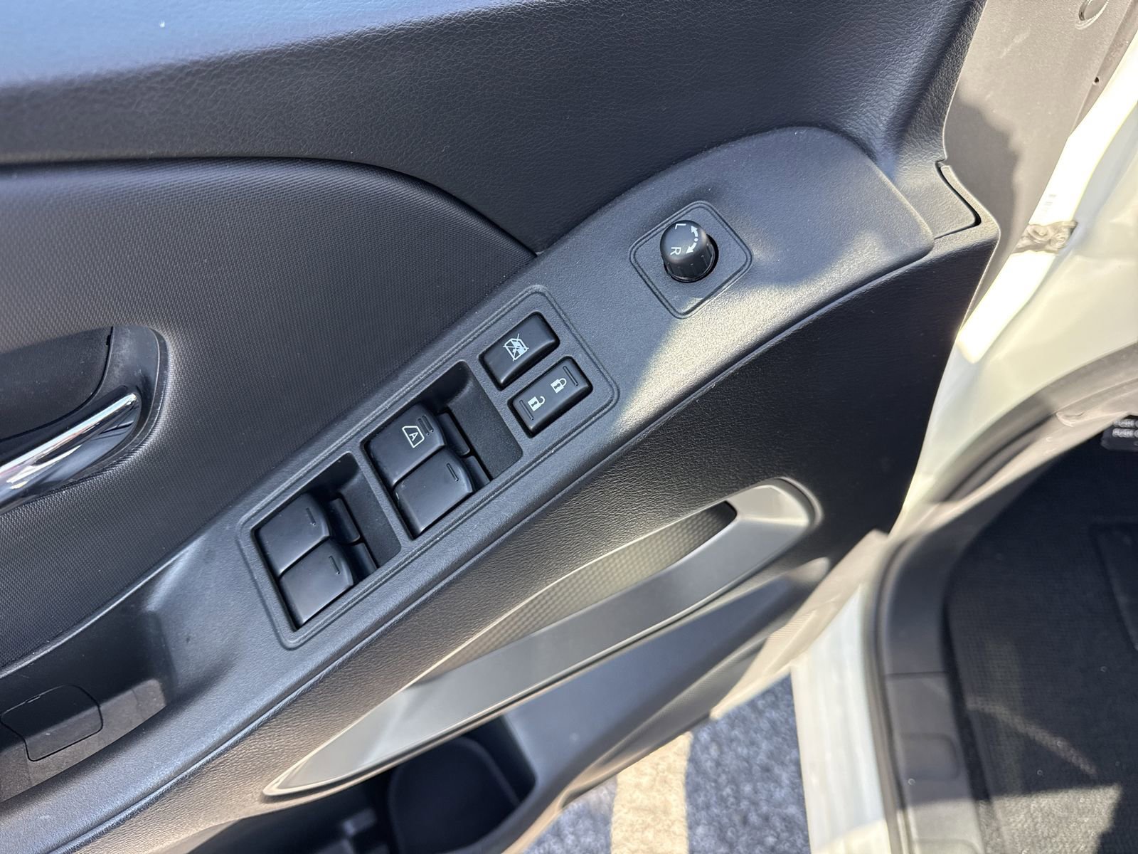 Used 2024 Nissan Frontier SV w/ Tow Package image 14