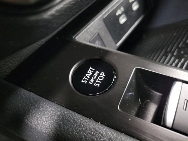 Used 2025 Nissan Kicks SV FWD image 31