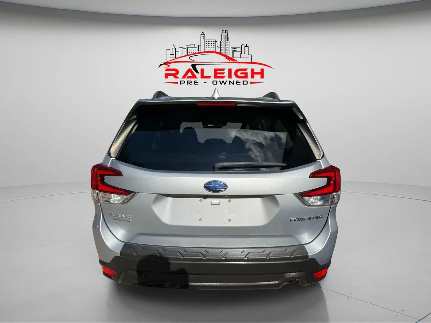 Used 2021 Subaru Forester Premium AWD/4WD image 5