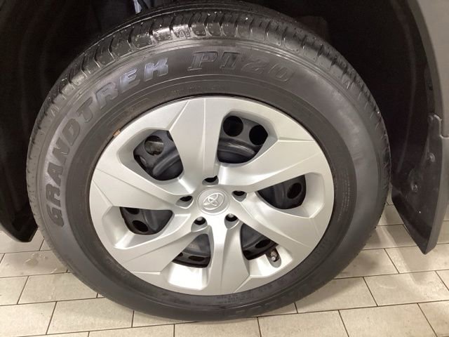 Used 2023 Toyota RAV4 LE image 21