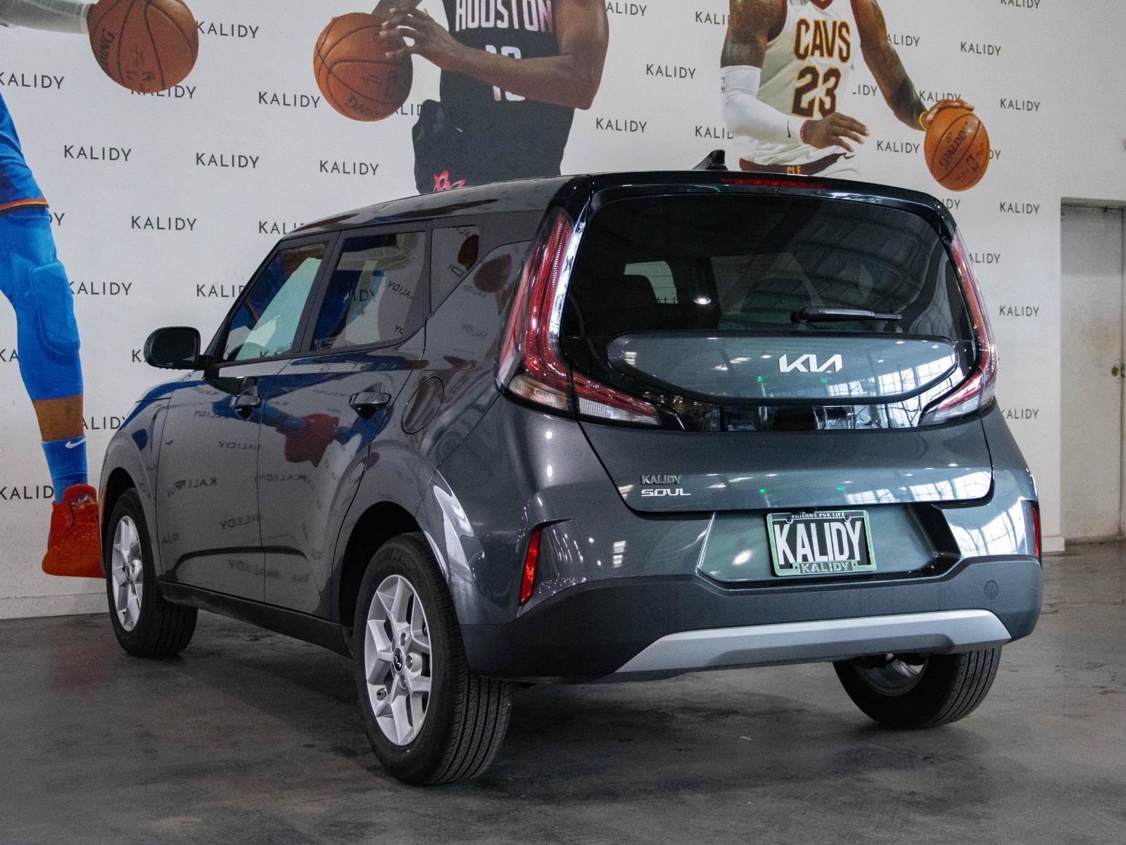 Used 2025 Kia Soul LX FWD image 20
