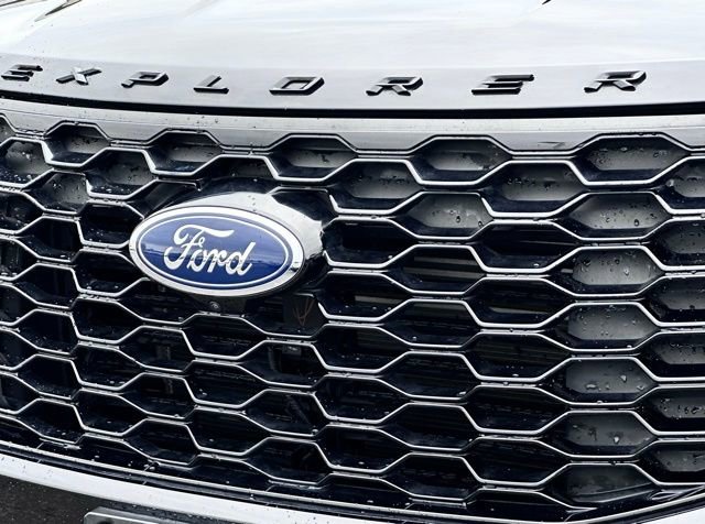 Used 2025 Ford Explorer ST-Line w/ Premium Package AWD/4WD image 6
