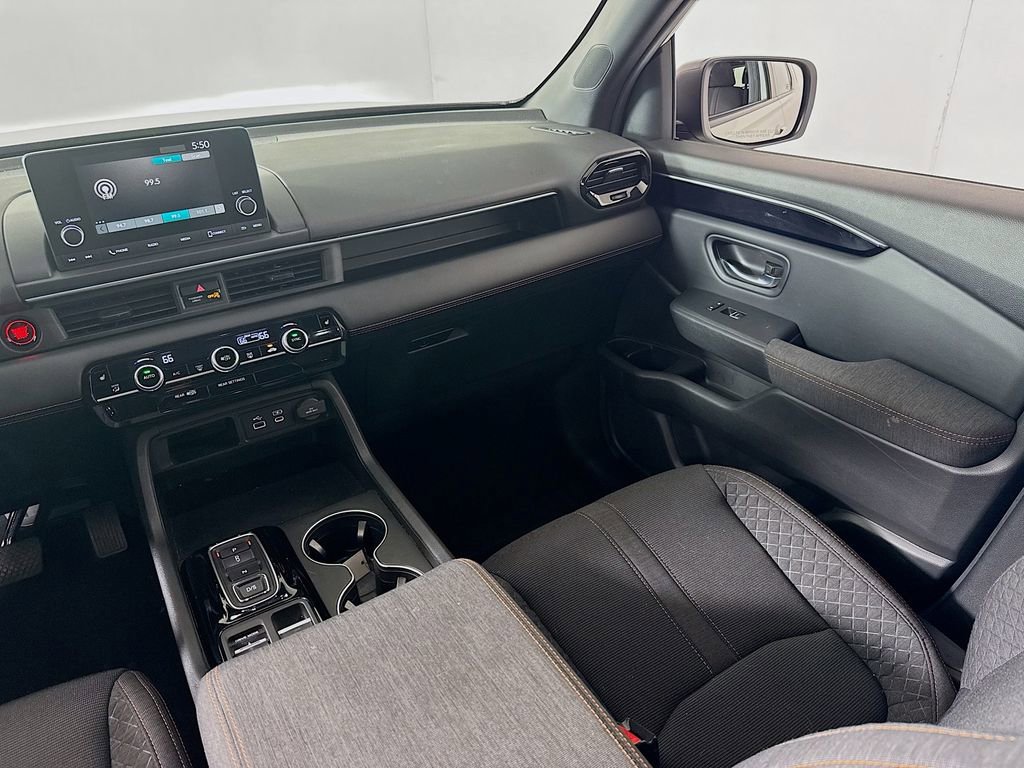 Used 2023 Honda Pilot Sport image 22