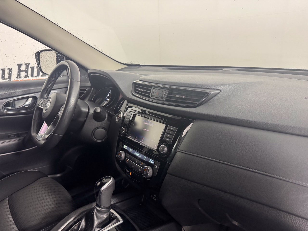Used 2018 Nissan Rogue SV FWD image 32