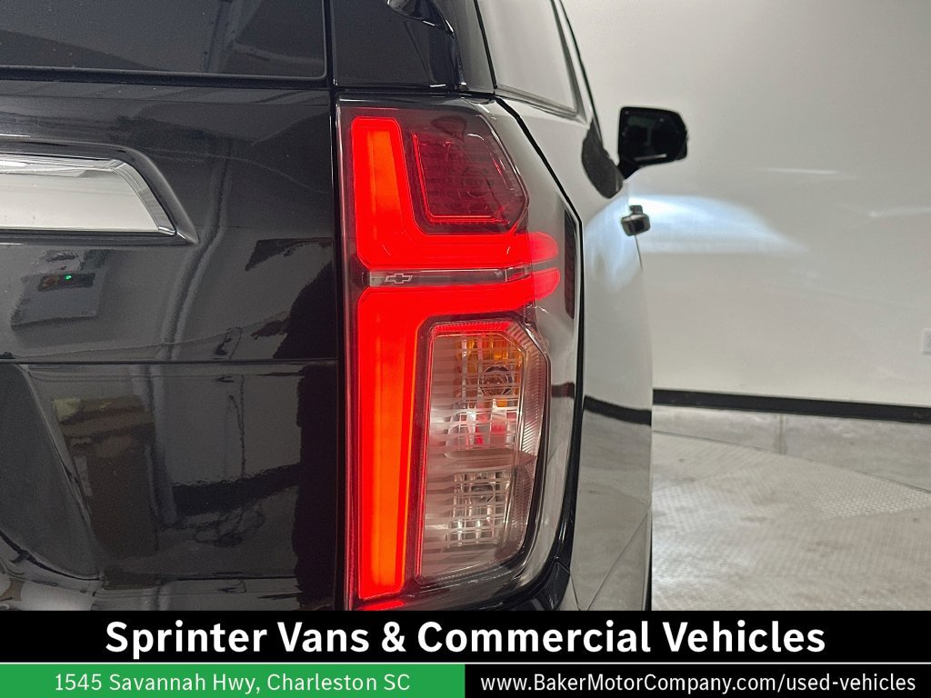 Used 2021 Chevrolet Suburban LT w/ Luxury Package RWD image 34