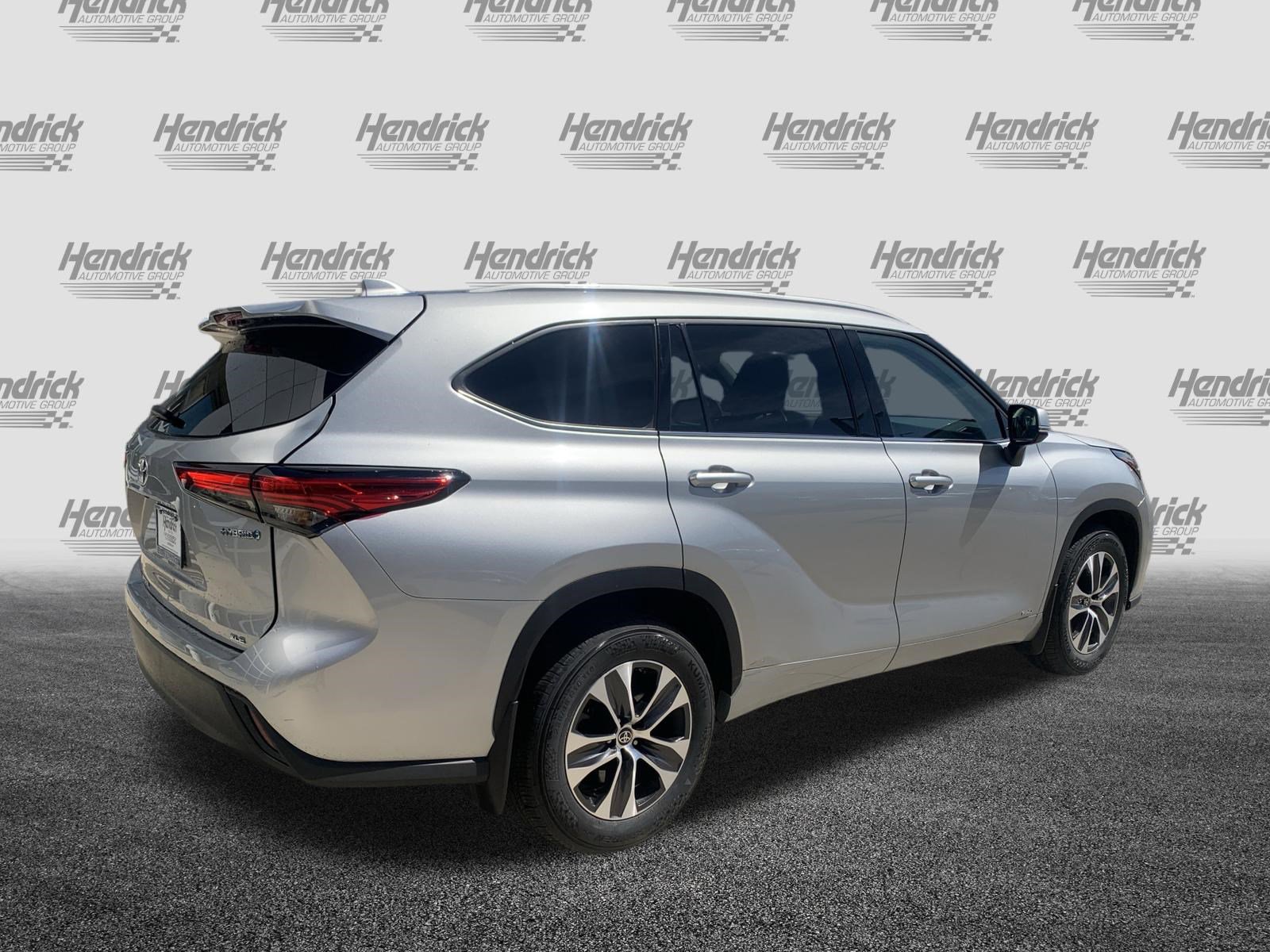 Used 2022 Toyota Highlander XLE image 6