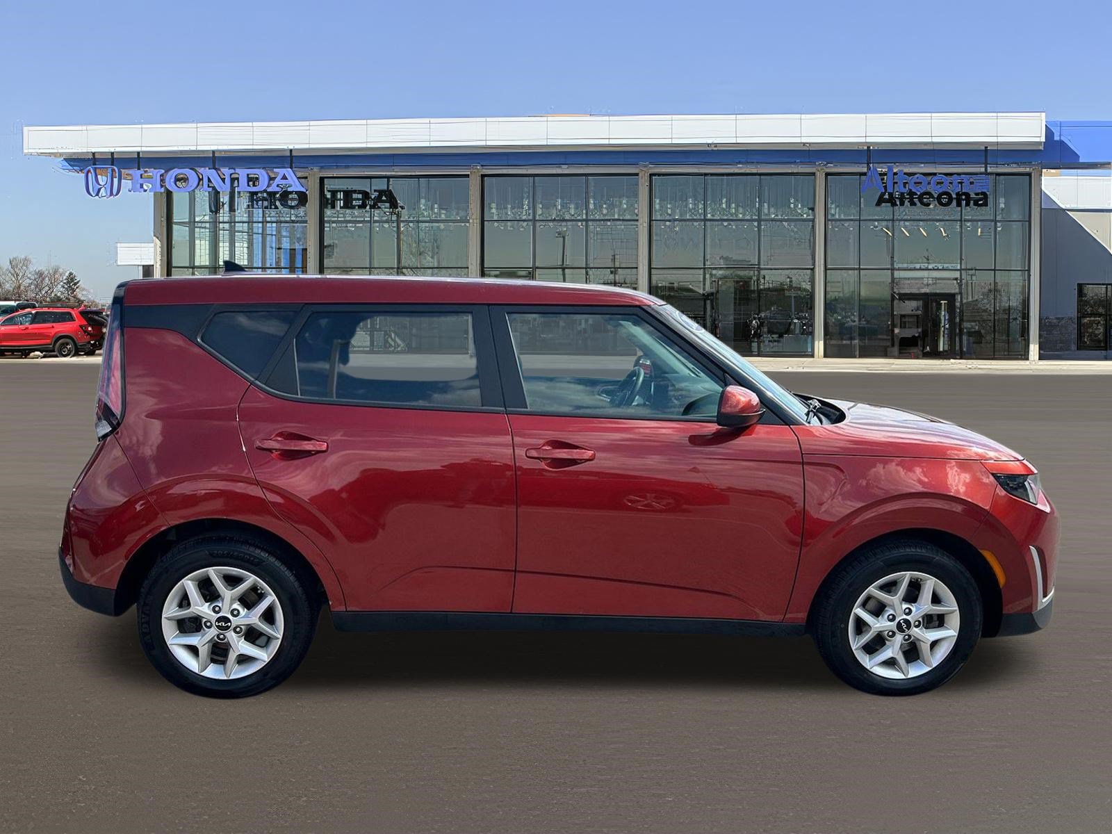 Used 2024 Kia Soul LX w/ Option Group 015 FWD image 5