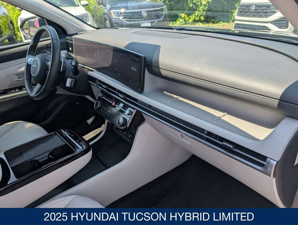 Certified 2025 Hyundai Tucson Limited AWD/4WD image 38