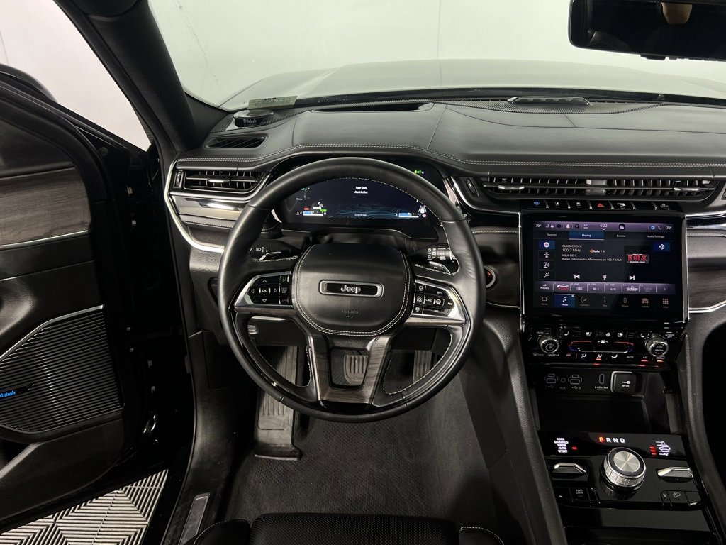 Used 2022 Jeep Grand Cherokee Overland w/ Advanced Protech Group III image 14