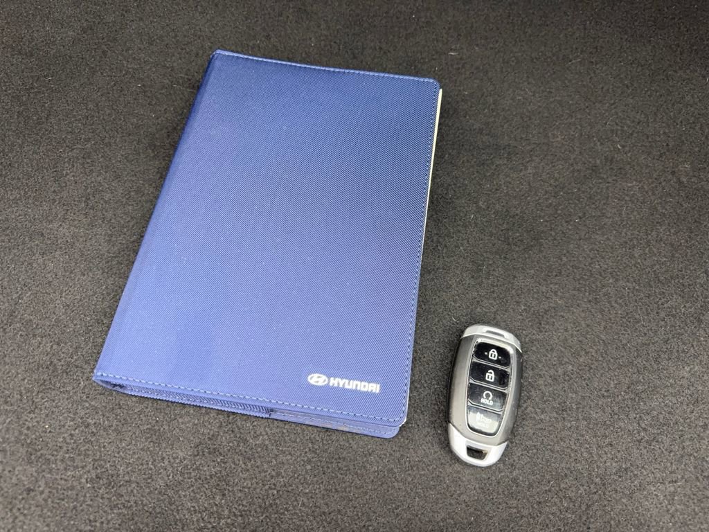 Used 2025 Hyundai Venue SEL image 73