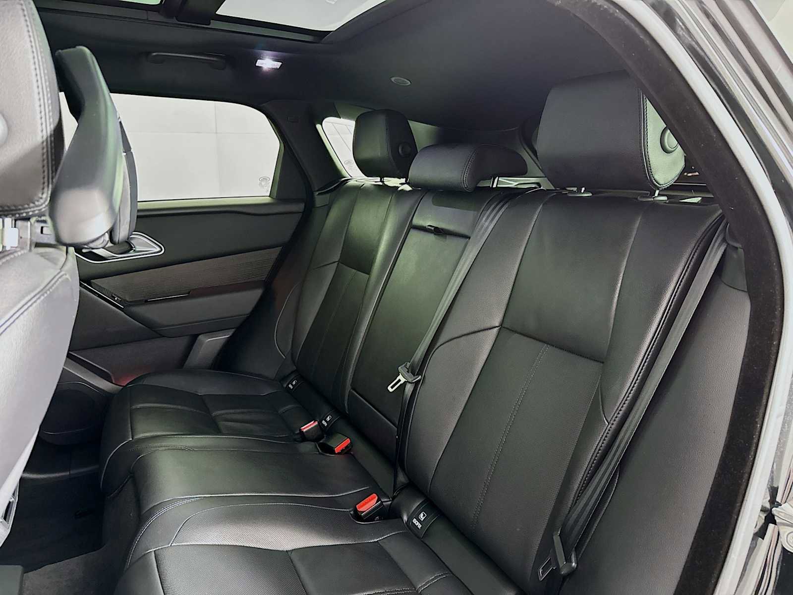 Used 2026 Land Rover Range Rover Velar Dynamic SE image 21