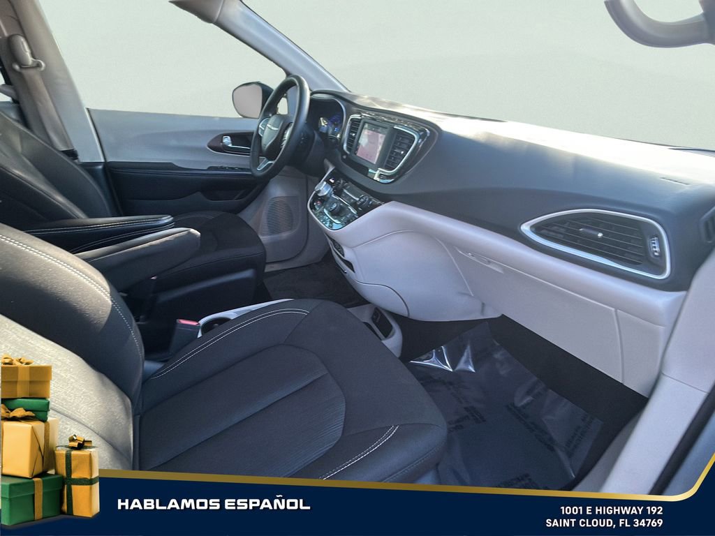 Used 2022 Chrysler Voyager LX image 35