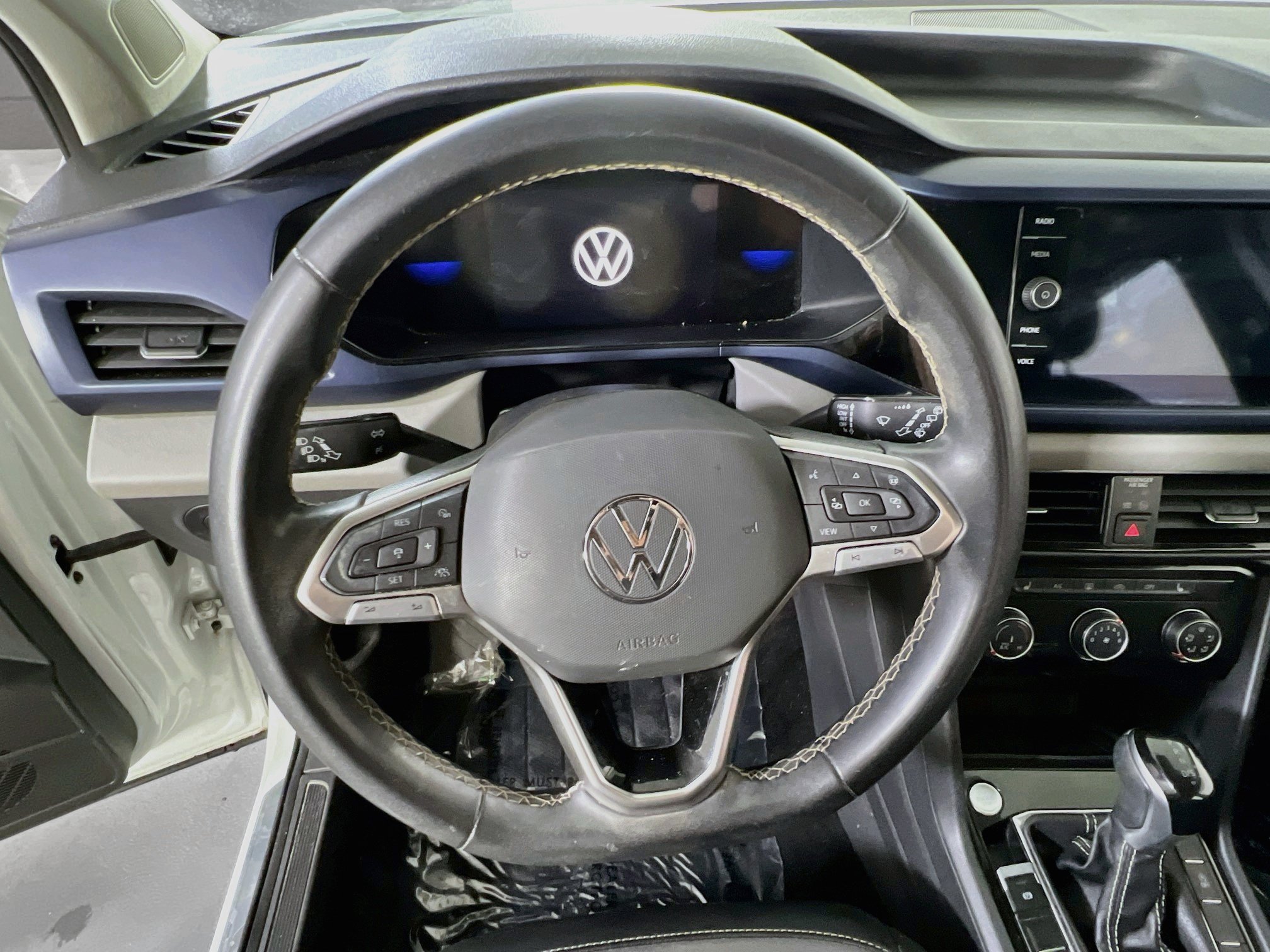 Used 2023 Volkswagen Taos SE FWD image 11