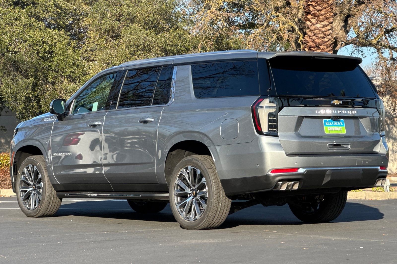 New 2026 Chevrolet Suburban High Country image 5