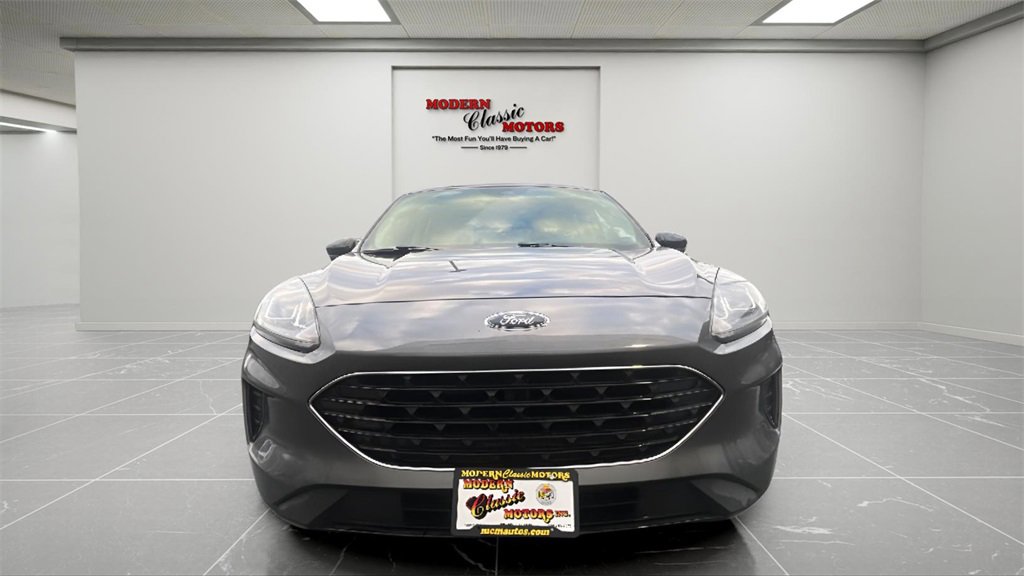 Used 2022 Ford Escape SE w/ SE Sport Appearance Package image 2