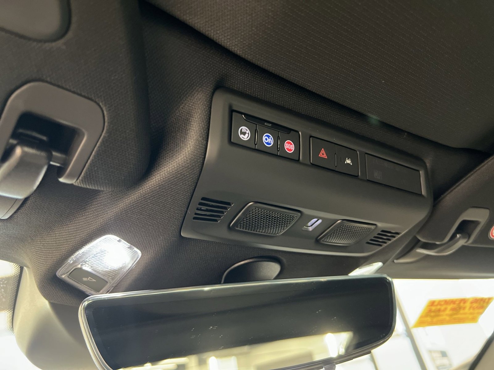 Used 2025 Chevrolet Corvette Stingray w/ Battery Protection Package image 29