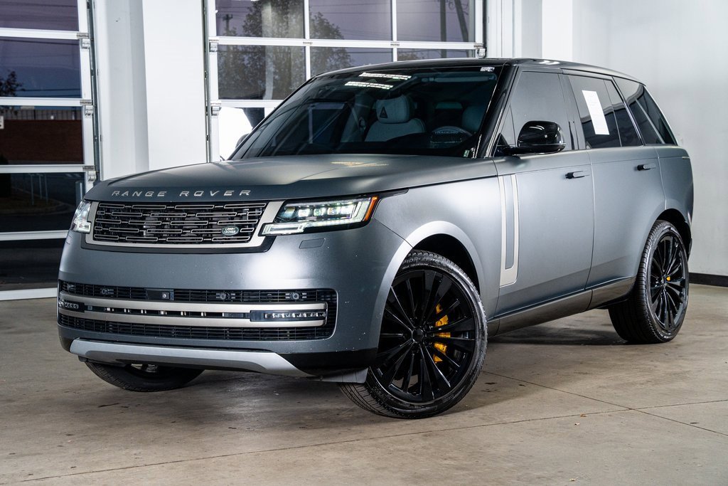 Used 2024 Land Rover Range Rover SE image 2