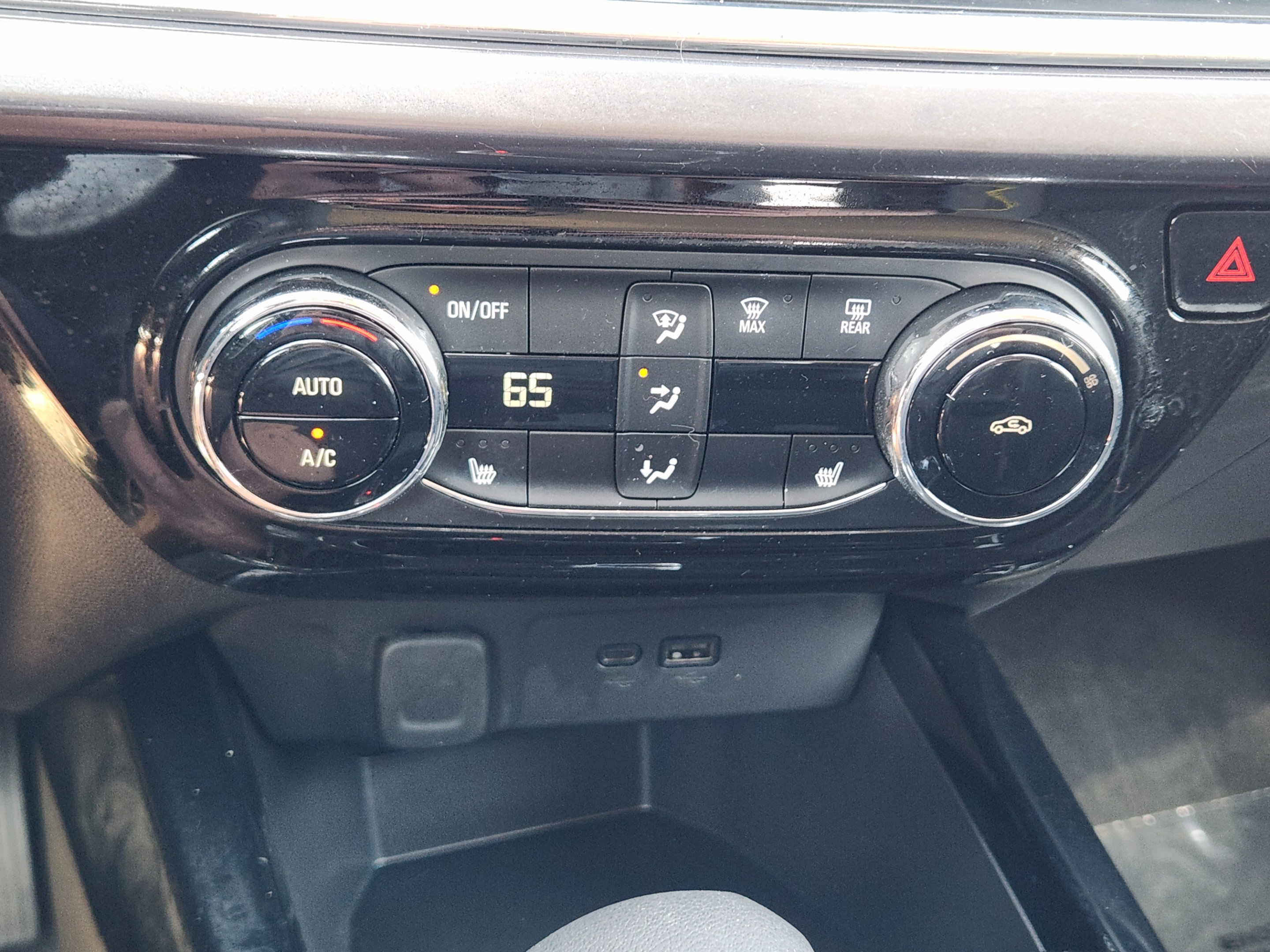 Used 2026 Chevrolet Trax ACTIV FWD image 12