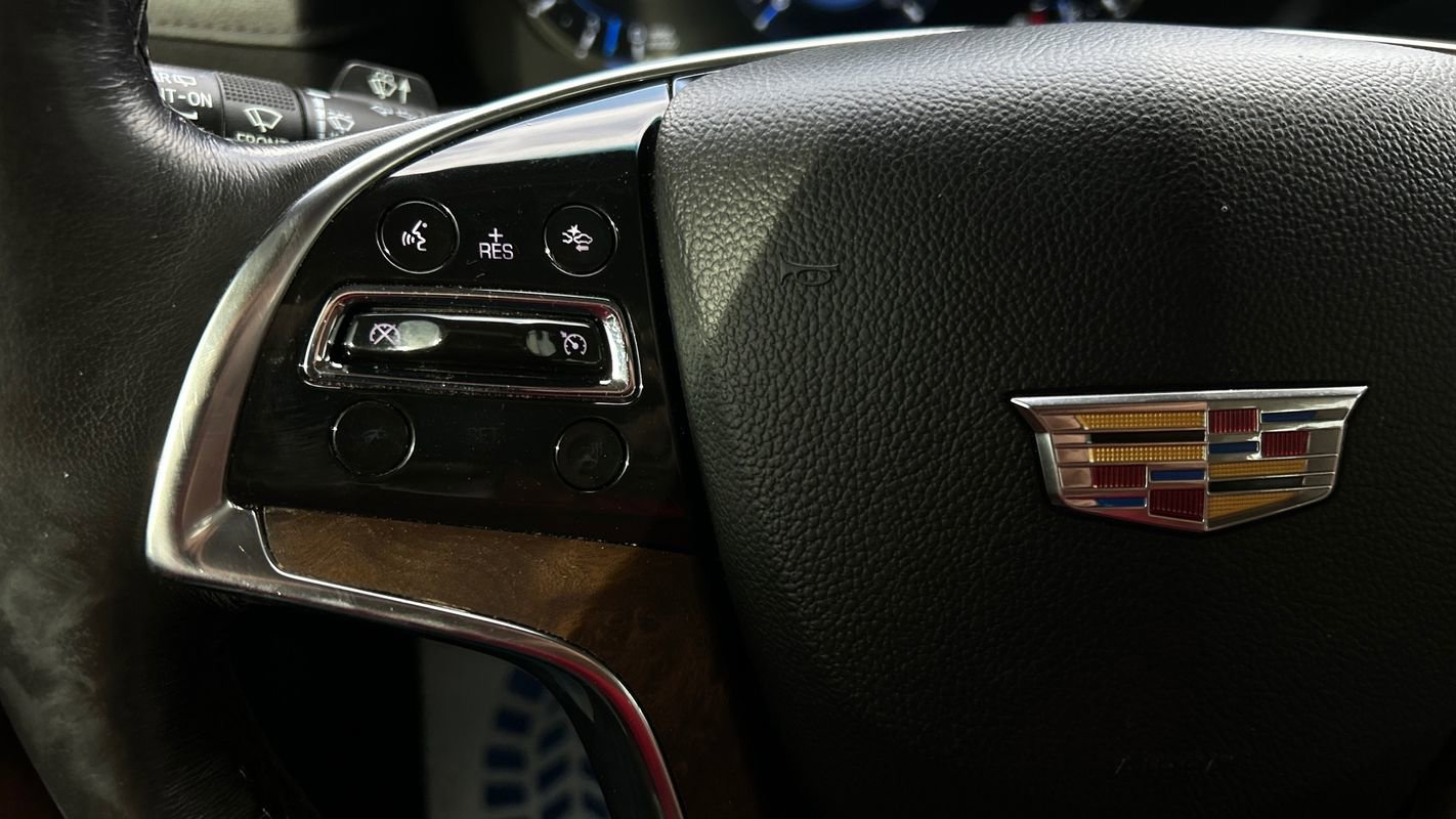 Used 2020 Cadillac Escalade Premium Luxury AWD/4WD image 33