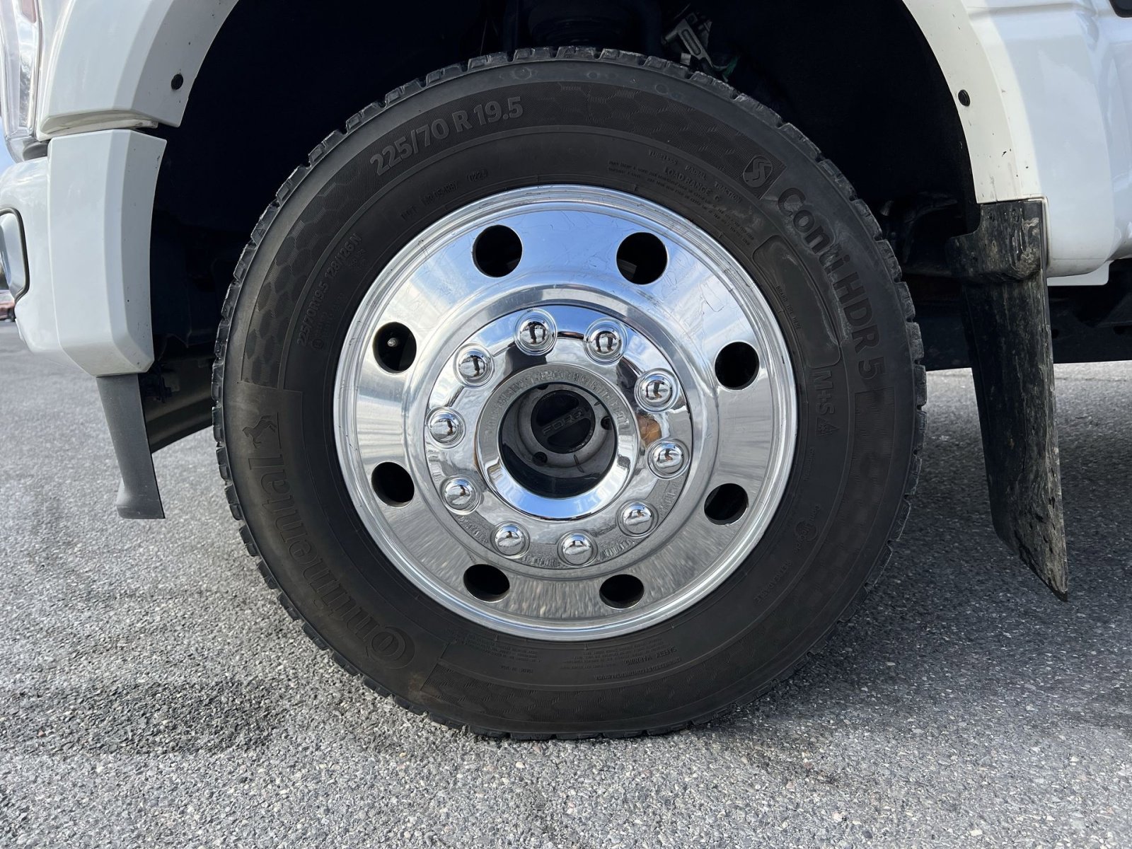 Used 2024 Ford F450 Limited image 12