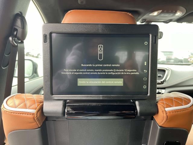 New 2026 Chrysler Pacifica Pinnacle image 18