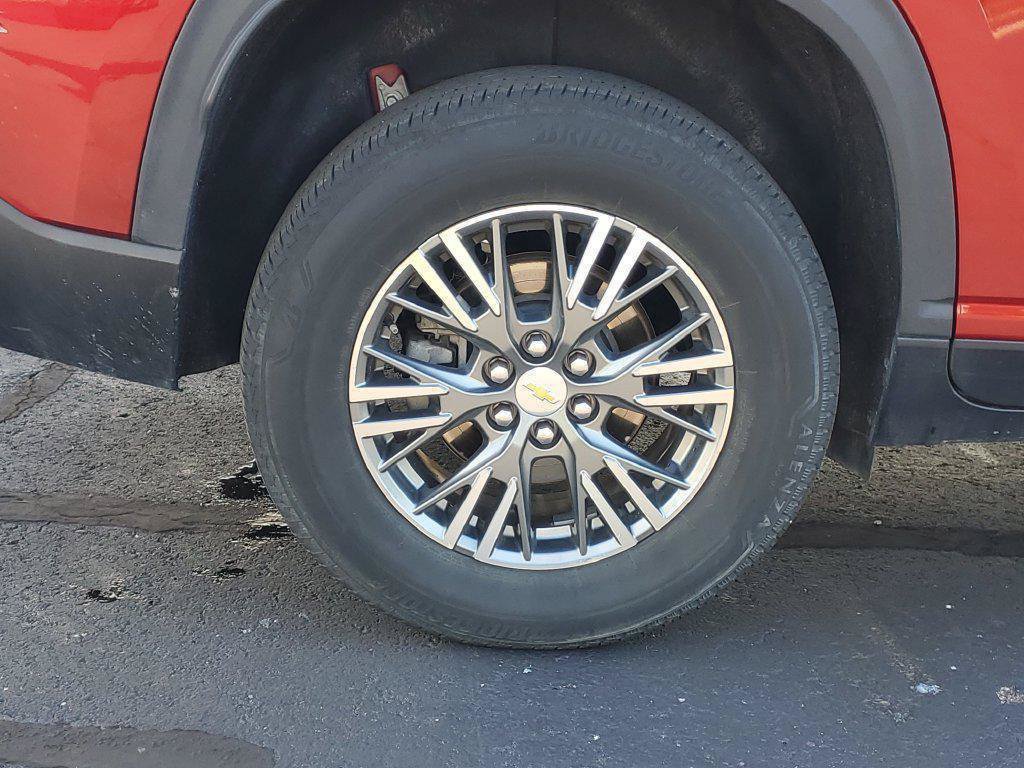 Used 2024 Chevrolet Traverse LT FWD image 33