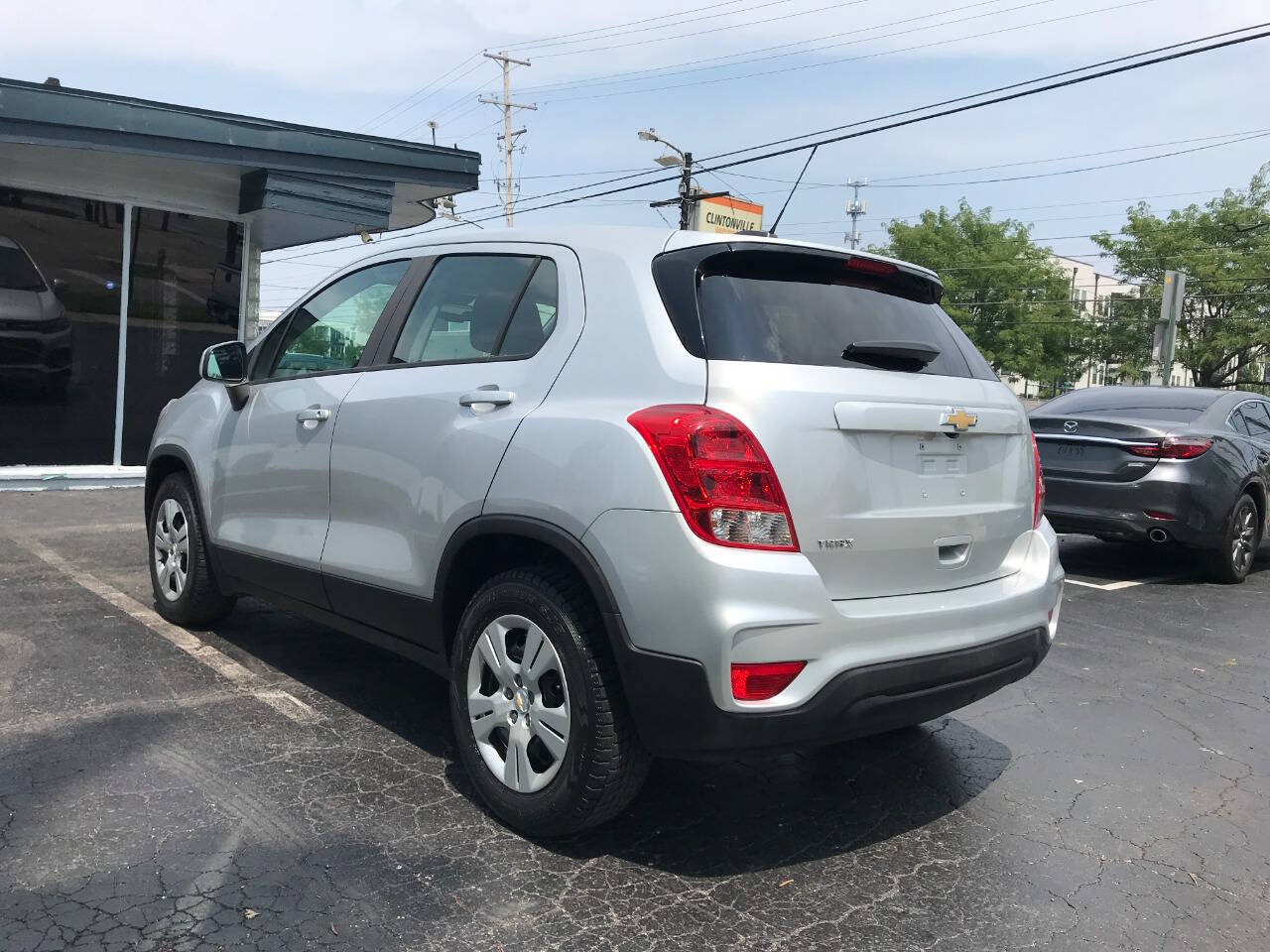 Used 2018 Chevrolet Trax LS FWD image 5