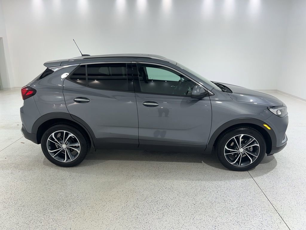 Used 2022 Buick Encore GX Essence image 6